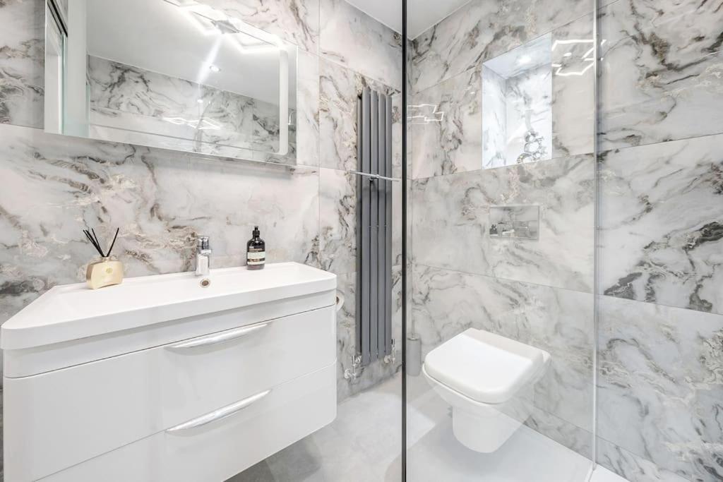 Edgware Road's Court Appartamento